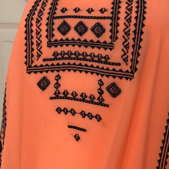 Embroidered top - Picture 3 of 6